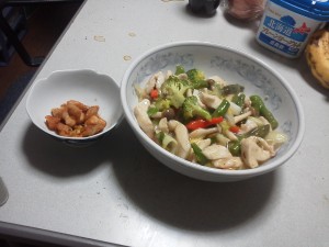 鶏皮の素揚げポン酢味と鶏むね肉の野菜あんかけ